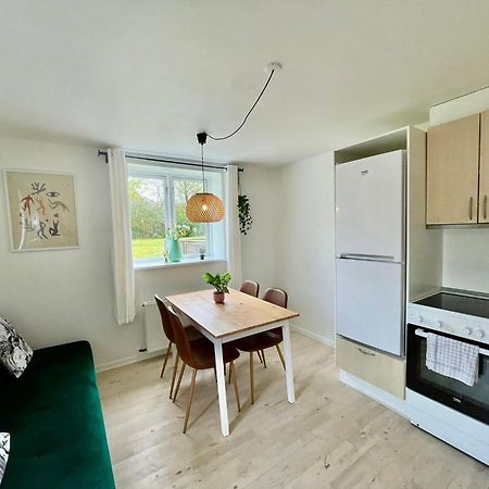 5 Minute Walk To Lego House - 50M2 Apartment With Garden / A Unit Billund Bagian luar foto