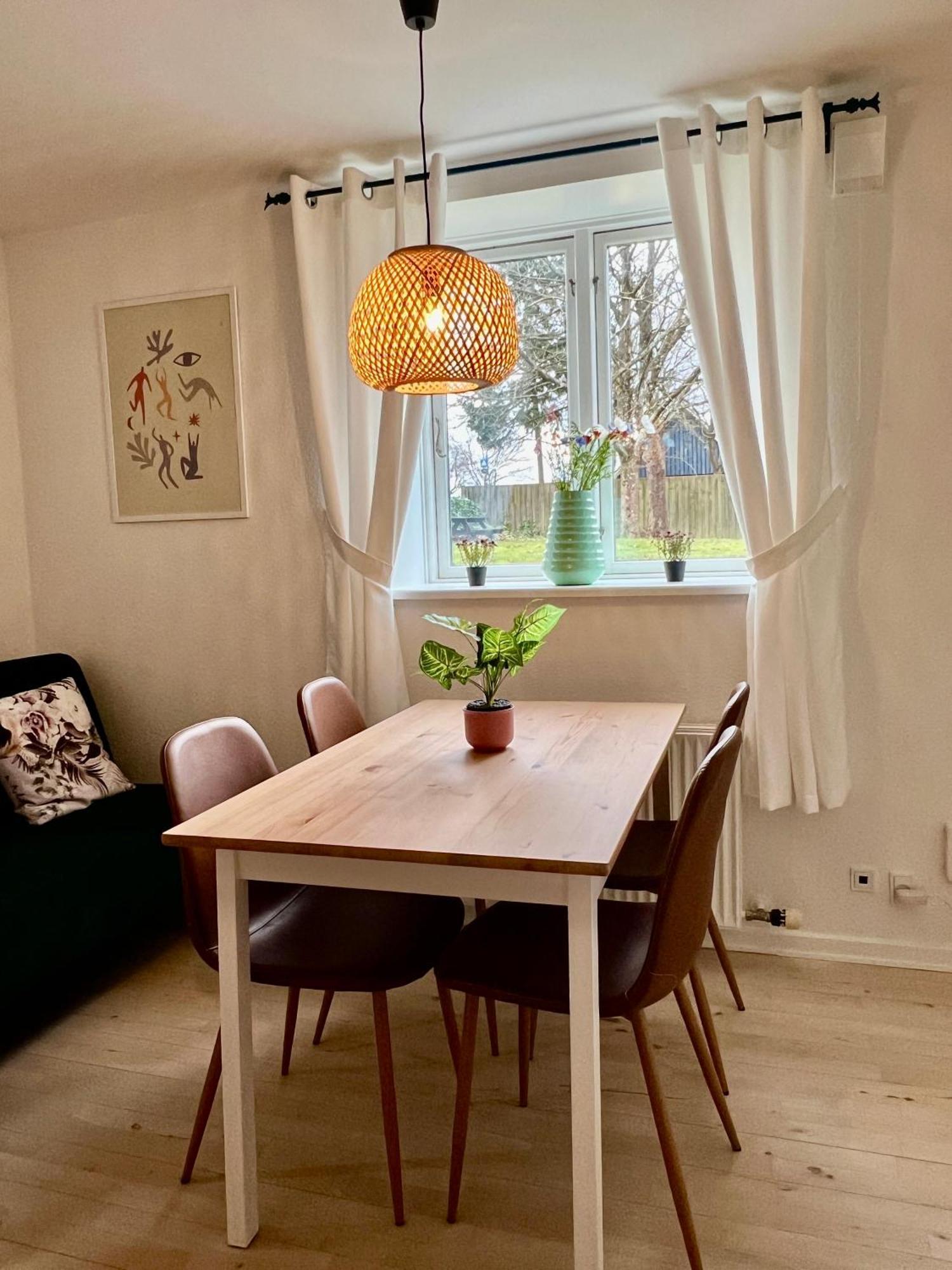 5 Minute Walk To Lego House - 50M2 Apartment With Garden / A Unit Billund Bagian luar foto