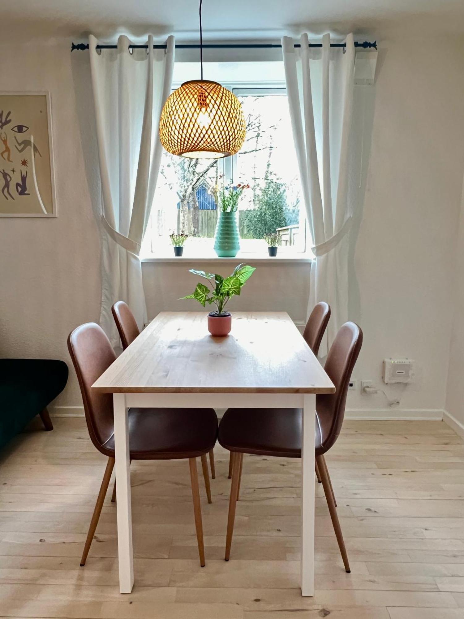 5 Minute Walk To Lego House - 50M2 Apartment With Garden / A Unit Billund Bagian luar foto